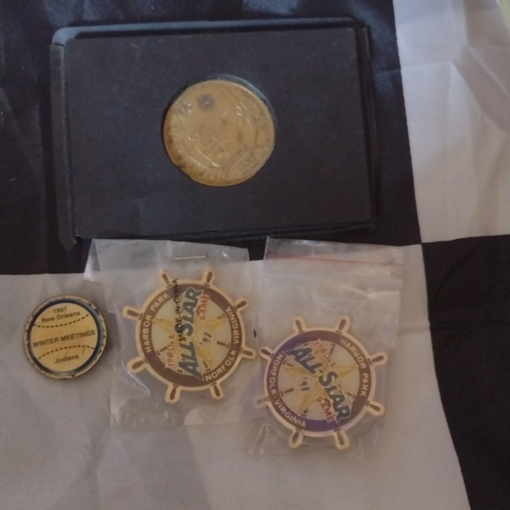 Pinnacle Mint 96 DanteBichette Medal/AAA 98 ALL STAR Pins/97 winter meeting Pin